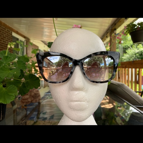 Aldo Tortoise Sunglasses NWOT - Picture 5 of 9